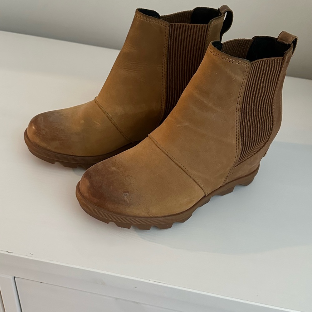 Sorel Evie Chelsea Boot size 6.5